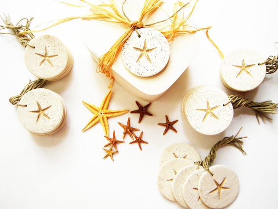 Mariage - Wedding Favor Tag Favors Gift Hang 45 Tags Starfish Beach Wedding Ornament Bridal Bouquet Charm Wine Charms White Tan Polymer Clay