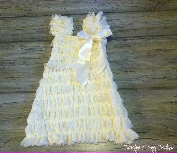 Mariage - Ivory Flower Girl Dress, Lace Flower Girl Dress, Vintage Flower Girl Dress, Little Girl Ruffle Dress, Rustic Flower Girl Dress