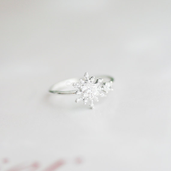 زفاف - snowflake ring, white ring, Cubic Zirconia snowflake ring, bridal jewelry, Christmas ring, wedding jewelry, winter jewelry, bridesmaid gift