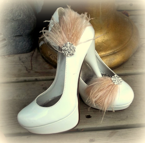 زفاف - Wedding Bridal Feathered Shoe Clips - set of 2 - Sparkling Crystal Rhinestone Accents - wedding, engagememt