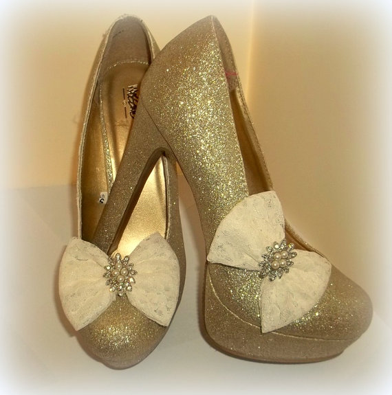 Wedding - Bridal Lace Shoe Clips - set of 2 - Ivory Lace, Ivory Shoe Clips, Shoe Clips, Wedding Shoe Clips, Bridal Shoe Clips, Pageant Shoe Clips
