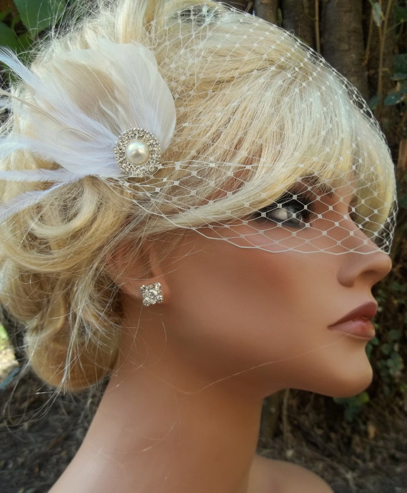 زفاف - Wedding Bridal Fascinator and Veil, Bandeau Style,Ivory French Net with Ivory and White Feather Hair Clip, Rhinestones, Womens Accessories