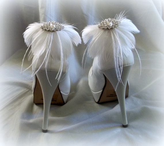 زفاف - Wedding Bridal Feather Shoe Clips - set of 2 - Sparkling Crystal Navette Rhinestone Accents - white