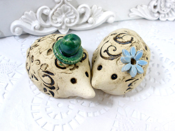 Свадьба - Hedgehog cake topper Wedding cake topper Custom pair of ceramic love birds for your special day - elitett tbteam Valentine Love