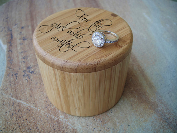 Mariage - Custom Ring Box, Engraved Ring Box, Custom Bamboo Box, Personalized Ring Box, Custom Engraved Wood Box, Ring Bearer Box, Bridesmaid Gift