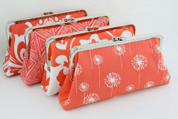 Mariage - Coral Bridesmaids Clutches / Customized Bridesmaid Clutch / Personalized Bridesmaid Gift / Wedding Party Gift - Set of 5