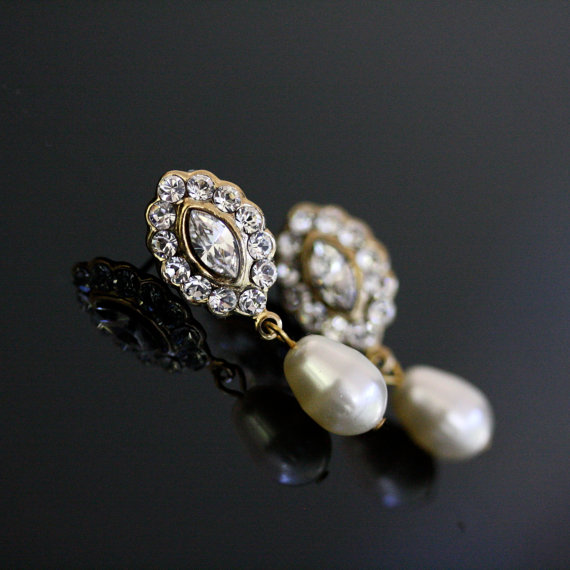 Mariage - Gold Bridal Earrings Wedding Jewelry Pearl Drop Earrings Small wedding Earrings Crystal Pearl Earrings MAE DROP