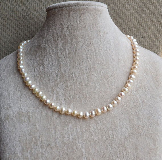 Hochzeit - Ivory Pearl Necklaces,Freshwater pearl 6-7mm ivory Pearl Necklace,wedding necklace,pearl jewelry - Free Shipping