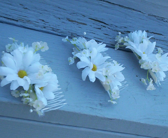Hochzeit - hair accessories -1 daisy hair comb -bridesmaid hair flowers Hippie flower power wedding bridal party silk Babys Breath budget bride wild