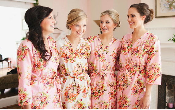 Свадьба - Bridesmaids robes Sets Kimono Crossover Robes Spa Wrap Perfect bridesmaids gift, getting ready robes, Bridal shower party wedding favors