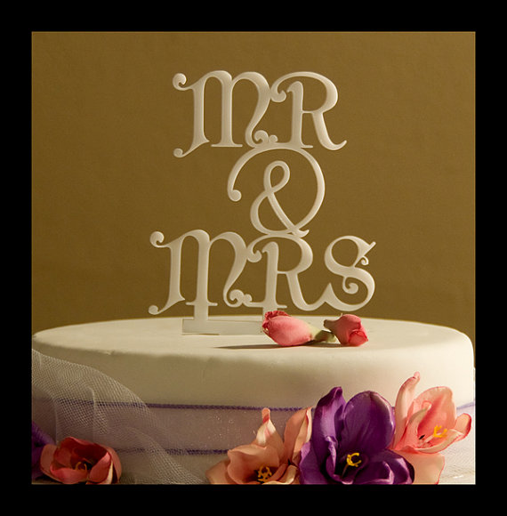 Hochzeit - Wedding Cake Topper Mr and Mrs with ampersand design 1