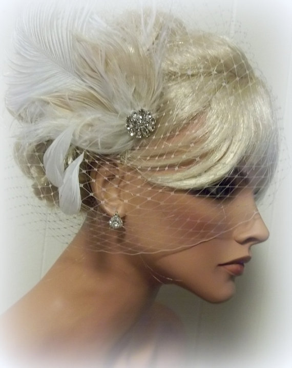 Hochzeit - Wedding set, Bridal Veil and Feather Fascinator, Weeding Hair Clip, Frnech Net Veil