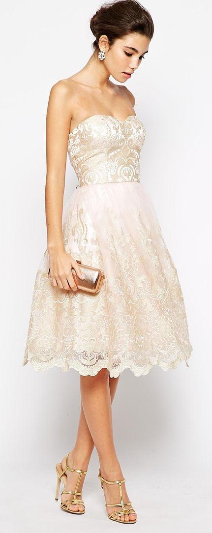 زفاف - Chi Chi London Premium Metallic Lace Bandeau Midi Prom Dress