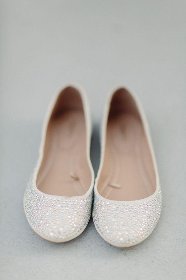 Свадьба - 20 Adorable, Dance-floor Approved Flats For Your Wedding Day