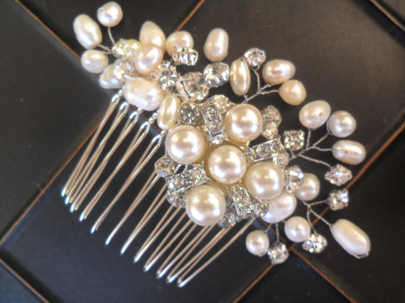 Hochzeit - Bridal Hair Comb, Wedding Headpiece,Pearl & Rhinestone Hairpiece,Wedding Hair Comb,Bridal Hair Accessory,Wedding Accessory,Crystal Hair Comb