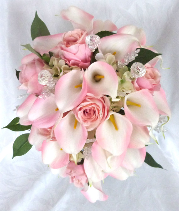 Mariage - Reserved blush pink rose and calla lily cascading bridal bouquet set