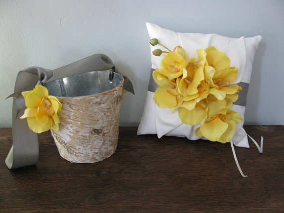 زفاف - Rustic Flower Girl Basket and Ring Bearer Pillow SET  Natural Birch Bark shown pewter gray and yellow orchids