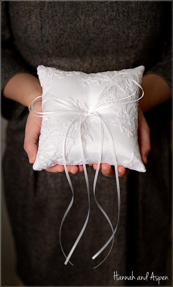 Hochzeit - Adele - 6x6" Wedding ring pillow - Wedding ring bearer - Ring pillow bearer - Silk ring pillow