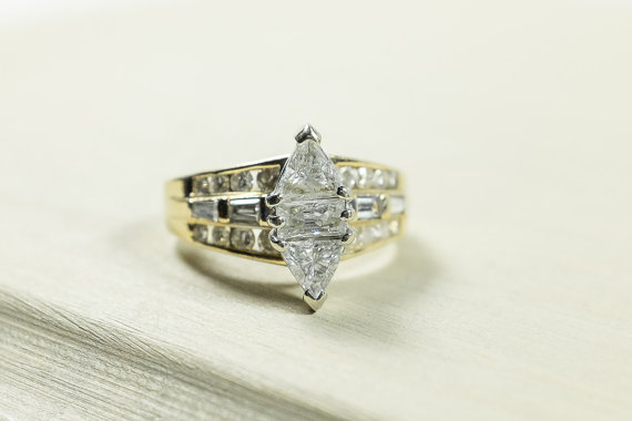 زفاف - Vintage Custom Made 14K Yellow Gold 1.25ctw Marquise Shape Diamond Accent Ladies Engagement Ring Size 5 - 5.3 grams FREE SHIPPING!