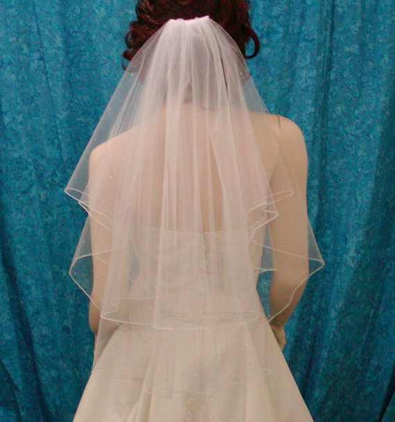 Hochzeit - crystal accented circle bridal veil