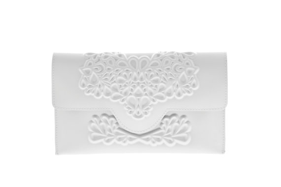 Mariage - Classic white clutch bag, white bridal purse, wedding day brides clutch bag, unique bridal shower gift, perfect wedding purse