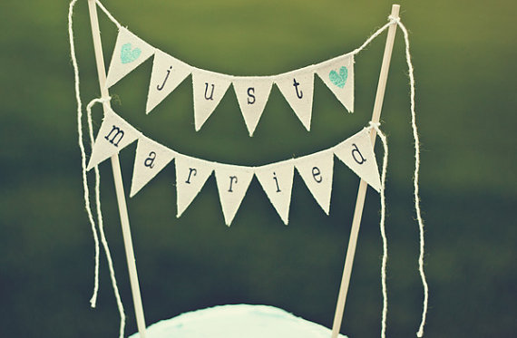 زفاف - Just Married Wedding Cake Topper Banner with Glittered Hearts your choice of color