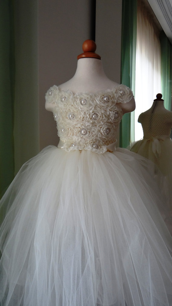 Hochzeit - Flower Girl Dress.... Flower Girl Tutu Dress.... Ivory Dress