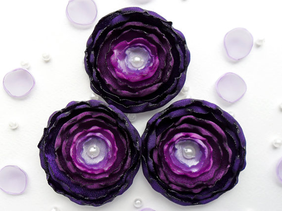 Свадьба - 3 Big handmade fabric flowers in five shades of purple - wedding flowers, sew on appliques, wedding decoration, satin flowers, bouquet