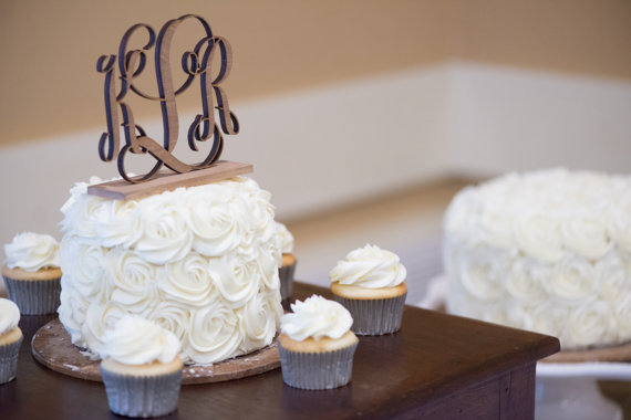 Свадьба - Script Monogram Wedding Cake Topper - Personalized, Rustic, Country, Shabby Chic Decor // CT01