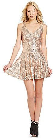Свадьба - Guess V-Neck Sequined Fit-and-Flare Dress