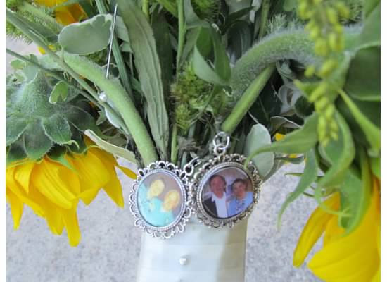 زفاف - 6 Bridal Bouquet Charms ONLY  -Round Decorative Blank Pendant Frames -Antique Silver or Bronze 35mm (inside 20mm) Lead and Nickel Free