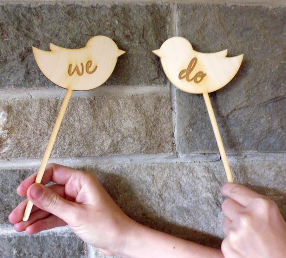 Mariage - Wedding Cake Topper Sign Love Birds Engraved Wood Signs "We Do" Photo Props Mr and Mrs