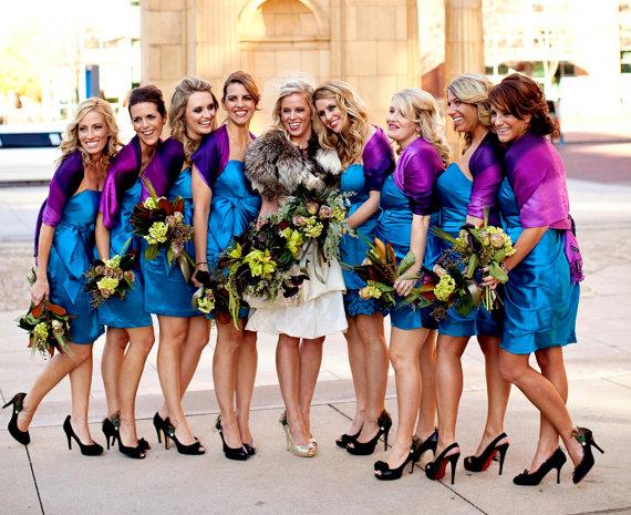 Hochzeit - Bridesmaids Peacock Feather Shoe Clips. Statement Gift, Couture Wedding Engagement, Peridot Teal Green Indigo Blue. Alternative Bride Bridal