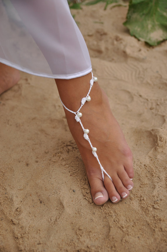 Свадьба - Beach wedding White and Pearl Beaded Barefoot Sandals-Wedding party shoes-Bridal Foot jewelry-Wedding Accessory-Toe Thong-Bridal shoes