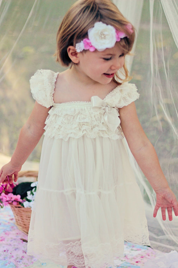 Hochzeit - Lace Ivory Flower Girl Dress