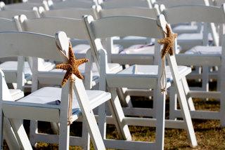 Свадьба - Beach Wedding - Starfish Chair Decoration  6"-8"  Brown or White Starfish - Beach Wedding Decoration Party Star fish Coastal Ceremony