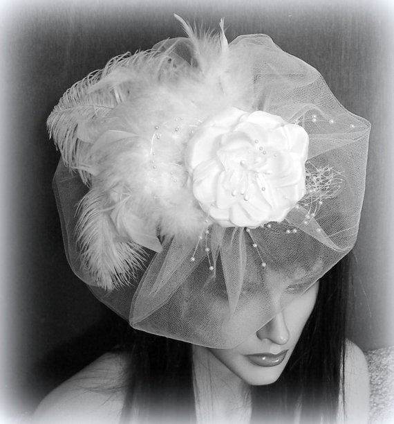Mariage - Bridal Hat - Wedding Hat, Custom Made - Floral bridal hat. Wedding Headpiece, White or Ivory, Ostich Feather Bridal Hat