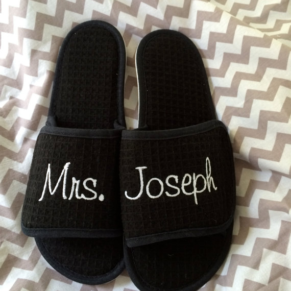 زفاف - Bride Monogrammed  Slippers