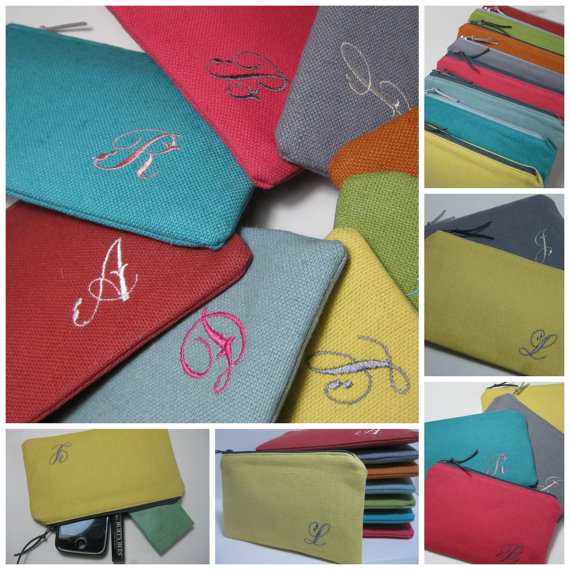 Свадьба - Personalized Bridesmaid Gift, Monogrammed Linen Clutch/Make Up Bag, Wedding, Bridal Clutches, Choose Your Colors, Sets of 6,7 or 8