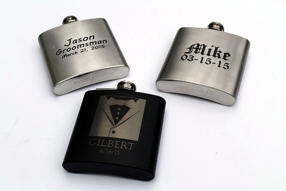Mariage - Groomsmen Gift Set of 8 - Engraved Liquor Flask - 6oz Stainless Steel Or Black Matte Flask With White Gift Box - Small Flask - Personalized
