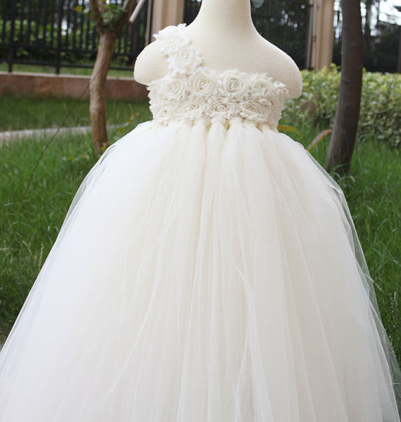 Mariage - Flower girl dress Ivory tutu dress Wedding dress newborn 2T 3T 4T 5T 6T-7T 8T 9T