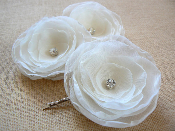 Wedding - Ivory wedding flower hair clips (set of 3), bridal hair piece, bridal hair flower, wedding hair accessories, wedding hair flower, romantic
