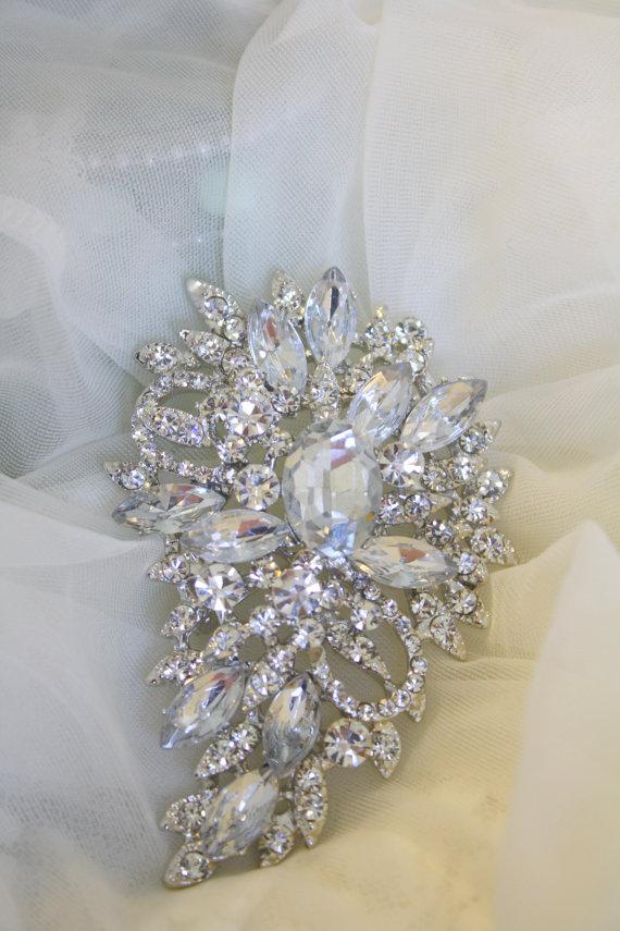 Hochzeit - Rhinestone Brooch - Crystal Brooch - Vintage Style Brooch- Perfect For Bridal Wedding Bouquets - Bridal Sash