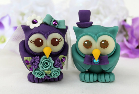 Mariage - Owl wedding cake topper, teal purple love birds, custom bride and groom with banner