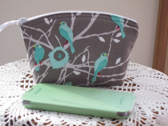 Свадьба - Cottage Birds Cosmetic Bag Clutch Zipper Purse   Made in the USA Bridal Wedding Gray