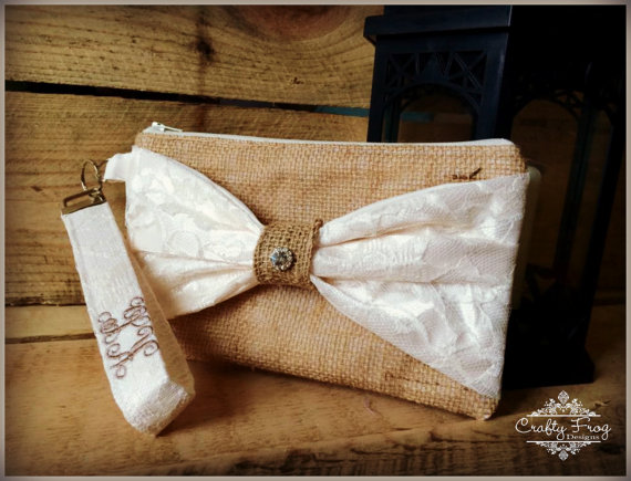 Свадьба - Burlap Wristlet - Personalized gift - Bridesmaids Gifts - Wedding Clutch - Burlap - satin lace - Lace Wristlet - Lace Bridesmaids gift