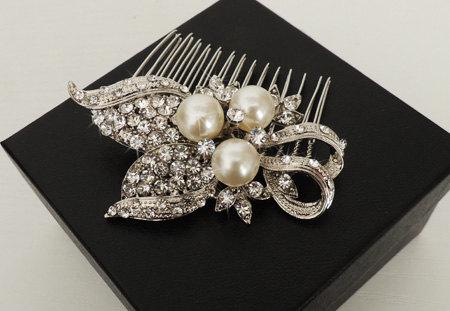 Свадьба - Gina  - Pearl and crystal hair comb, bridal hair comb, wedding accessory, vintage hair comb, bridal jewelry