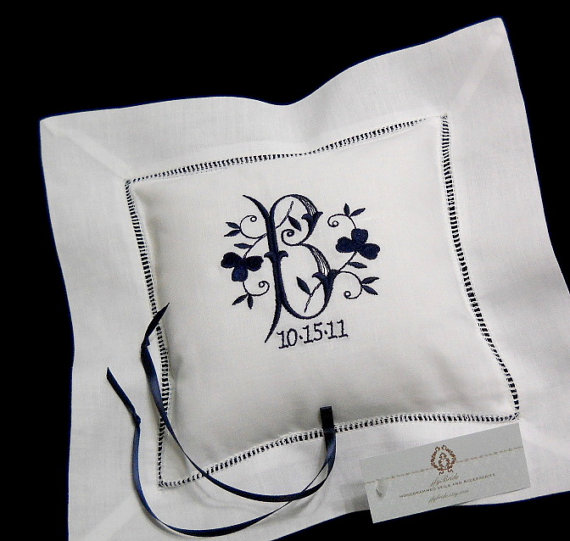 Hochzeit - Irish Linen Ring Bearer Pillow, Shamrock Monogram Ring Bearer Pillow, Style 5210