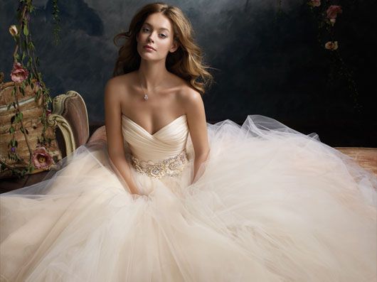 Mariage - Romantic Wedding Gowns