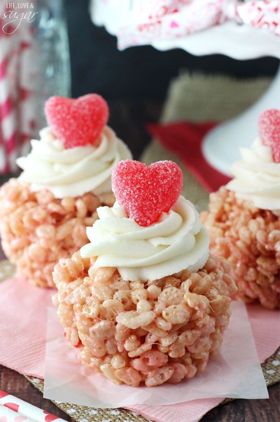 Hochzeit - Valentines Day Rice Krispie Treat Cupcakes